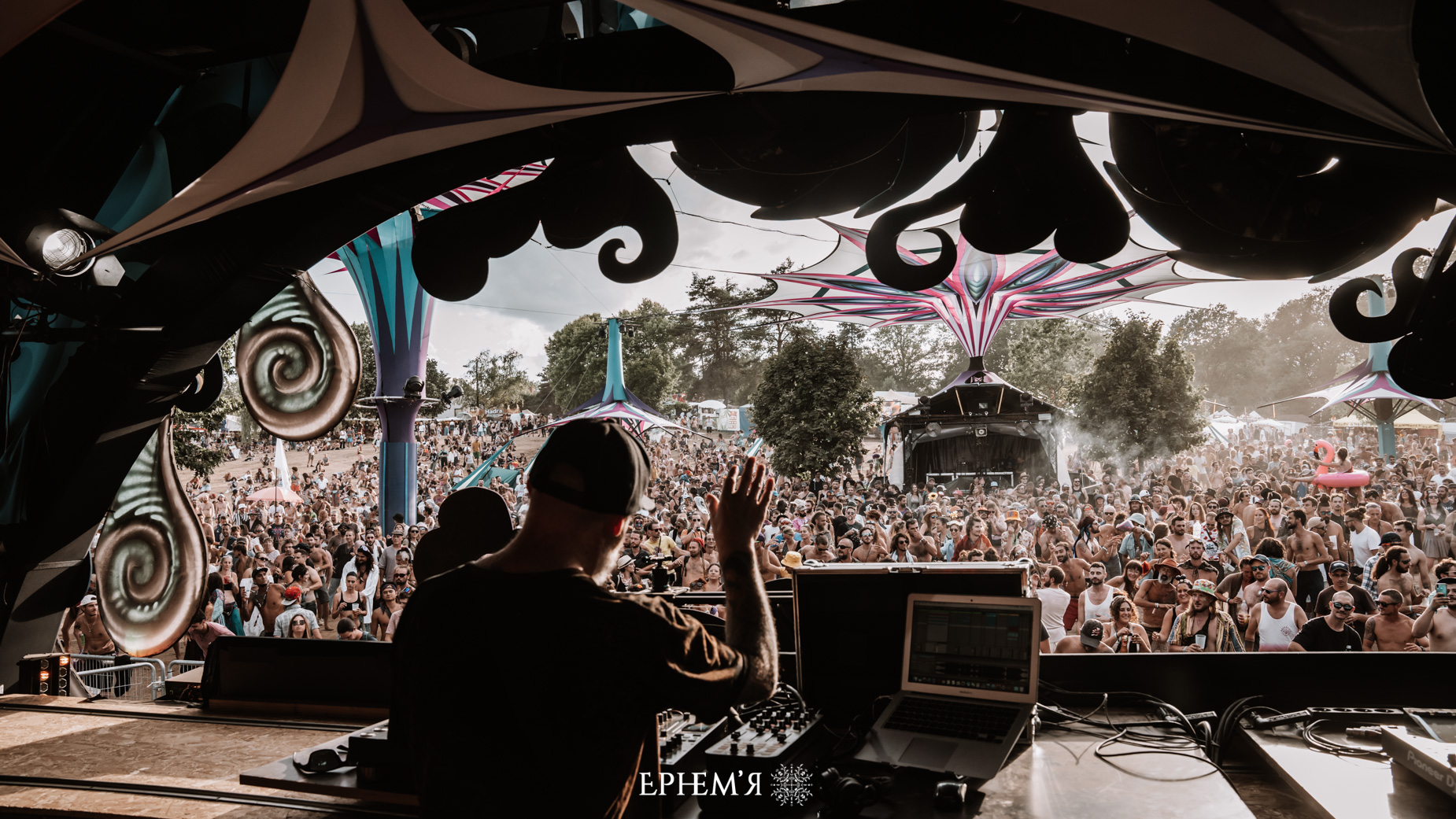 Azrin at Hadra Festival 2023 — crowd view